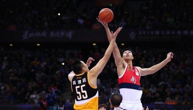 作为以首发 作为以首发