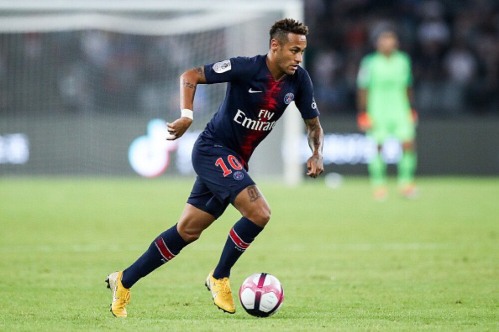 瑟琳娜上场 瑟琳娜上场